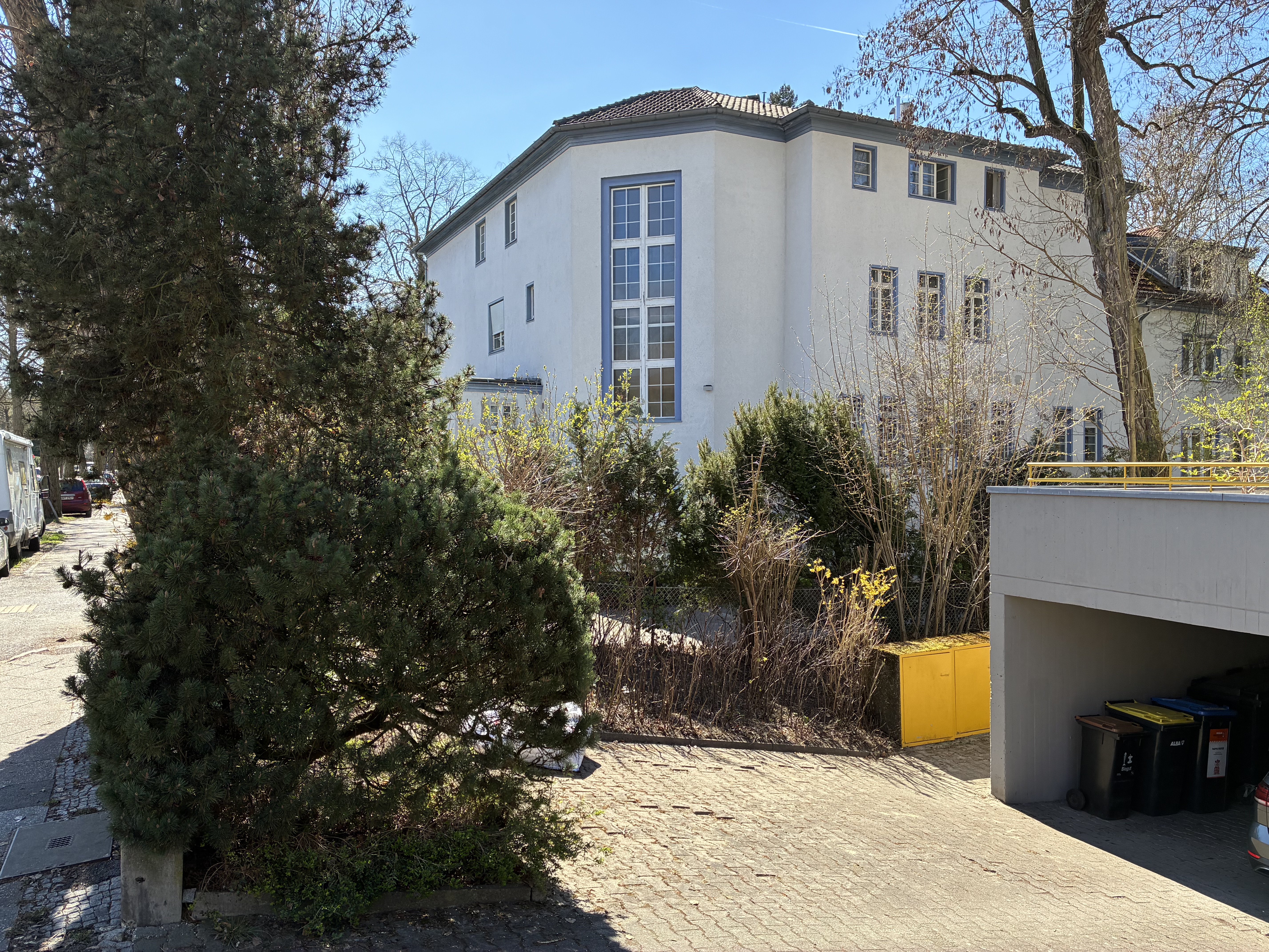 Theodor, Außenansicht